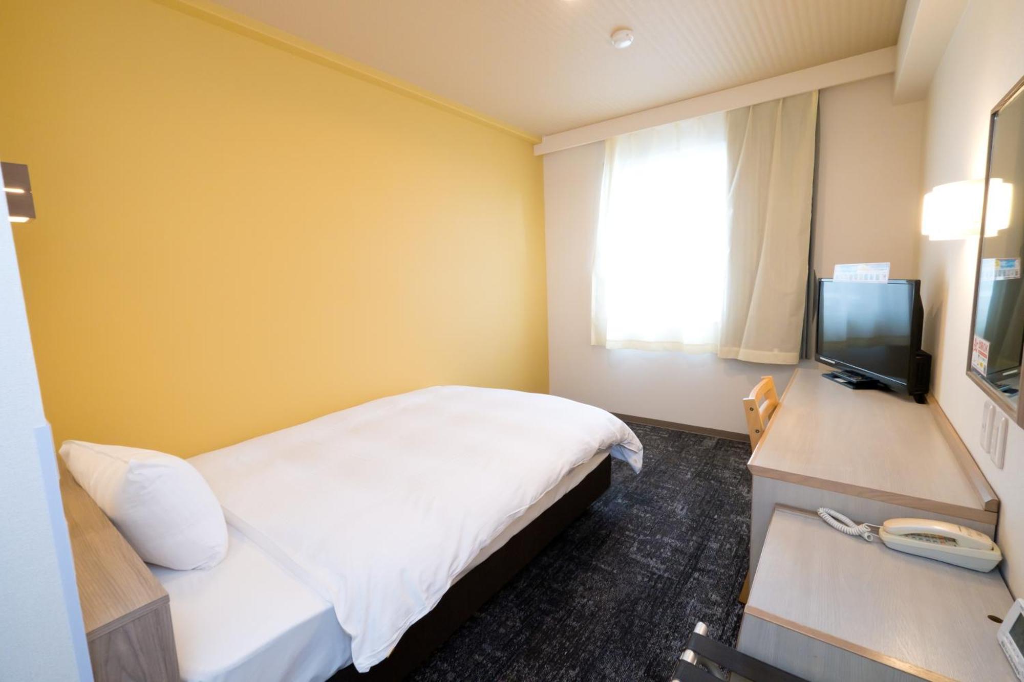 Matsuyama New Grand Hotel Room photo